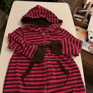 Girls zip up with hoodie. GapKids size 6/7